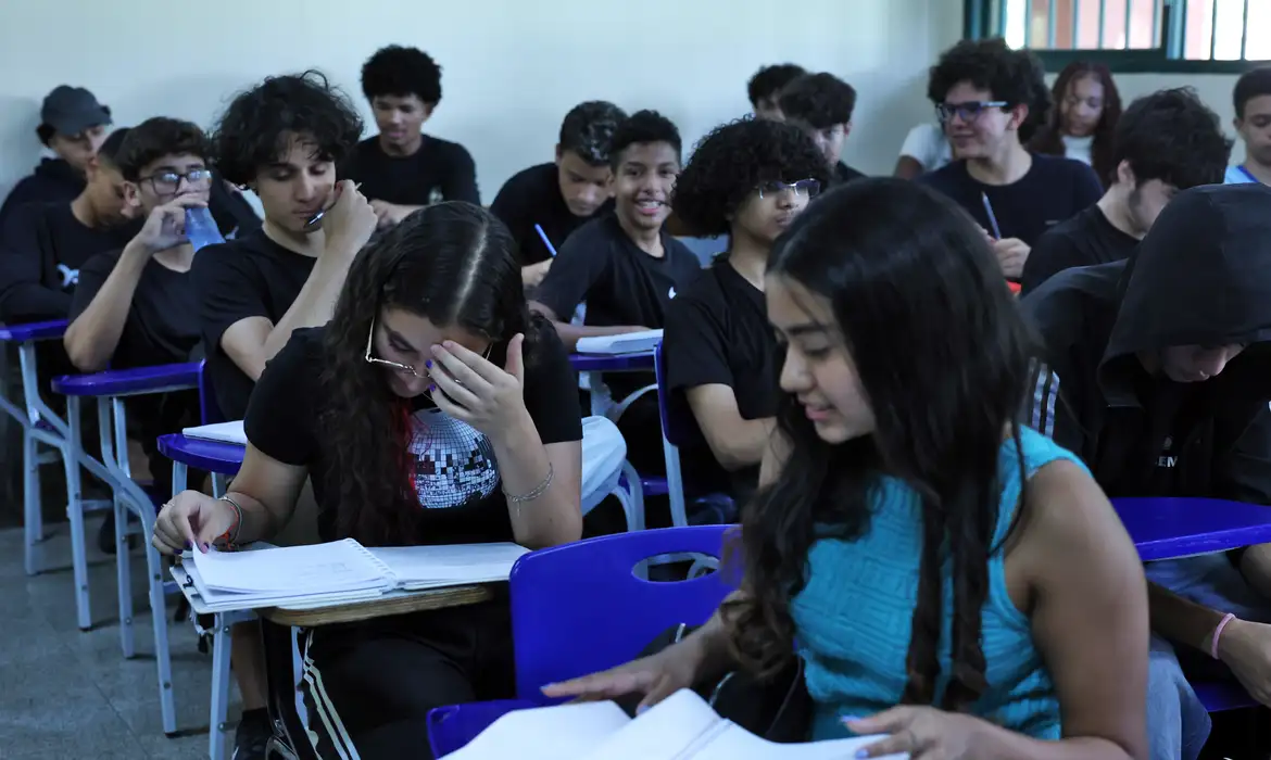 You are currently viewing Pé-de-Meia será depositado na conta de alunos a partir de terça-feira