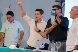 Leia mais sobre o artigo David Almeida lança aplicativo “Manaus Atende Digital” para modernizar serviços municipais