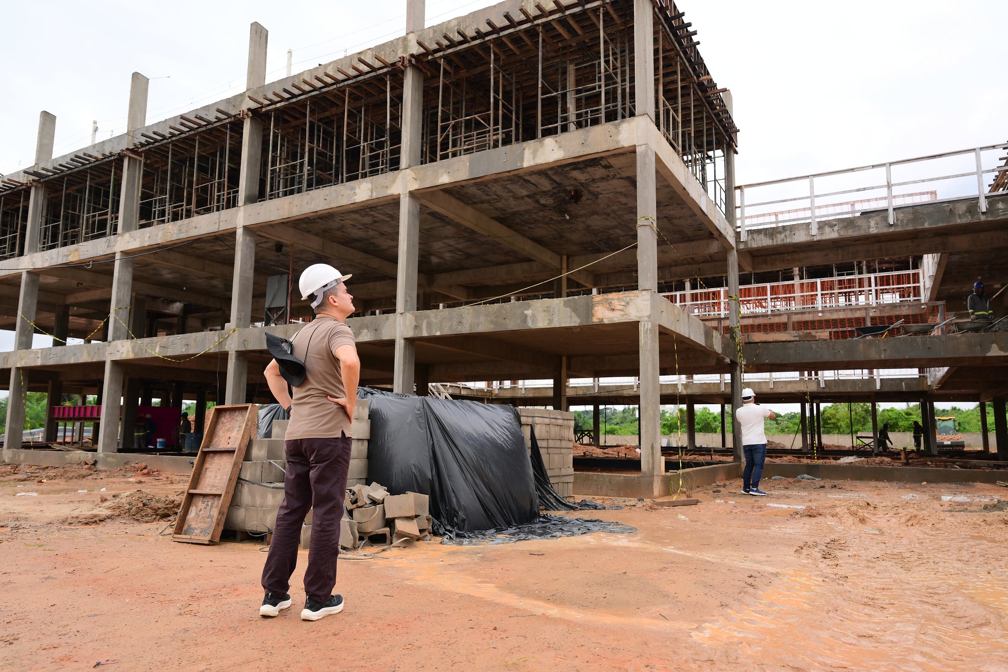 You are currently viewing David Almeida vistoria construção da nova sede do Implurb e anuncia inauguração em agosto