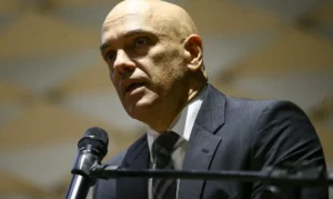 Read more about the article Ministro Alexandre de Moraes manda suspender rede social Rumble no Brasil