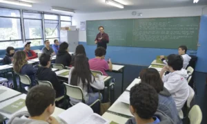 Read more about the article Câmara aprova proposta que proíbe escolas de recusar matrículas