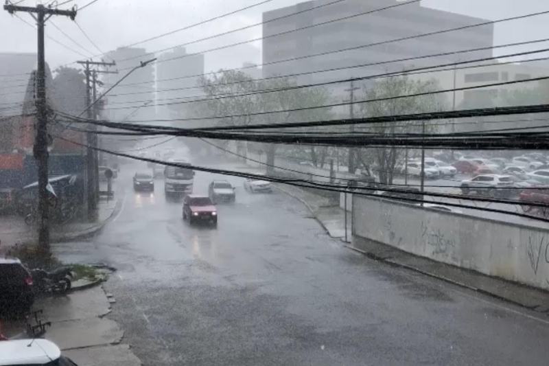 You are currently viewing Prefeitura de Manaus registra 25 ocorrências após chuva deste sábado