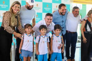 Leia mais sobre o artigo David Almeida entrega fardamento e material escolar para mais de 52 mil alunos da educação infantil
