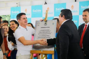 Leia mais sobre o artigo David Almeida inaugura ‘Farmácia Viva’ para oferta de medicamentos naturais e fitoterápicos aos usuários do SUS