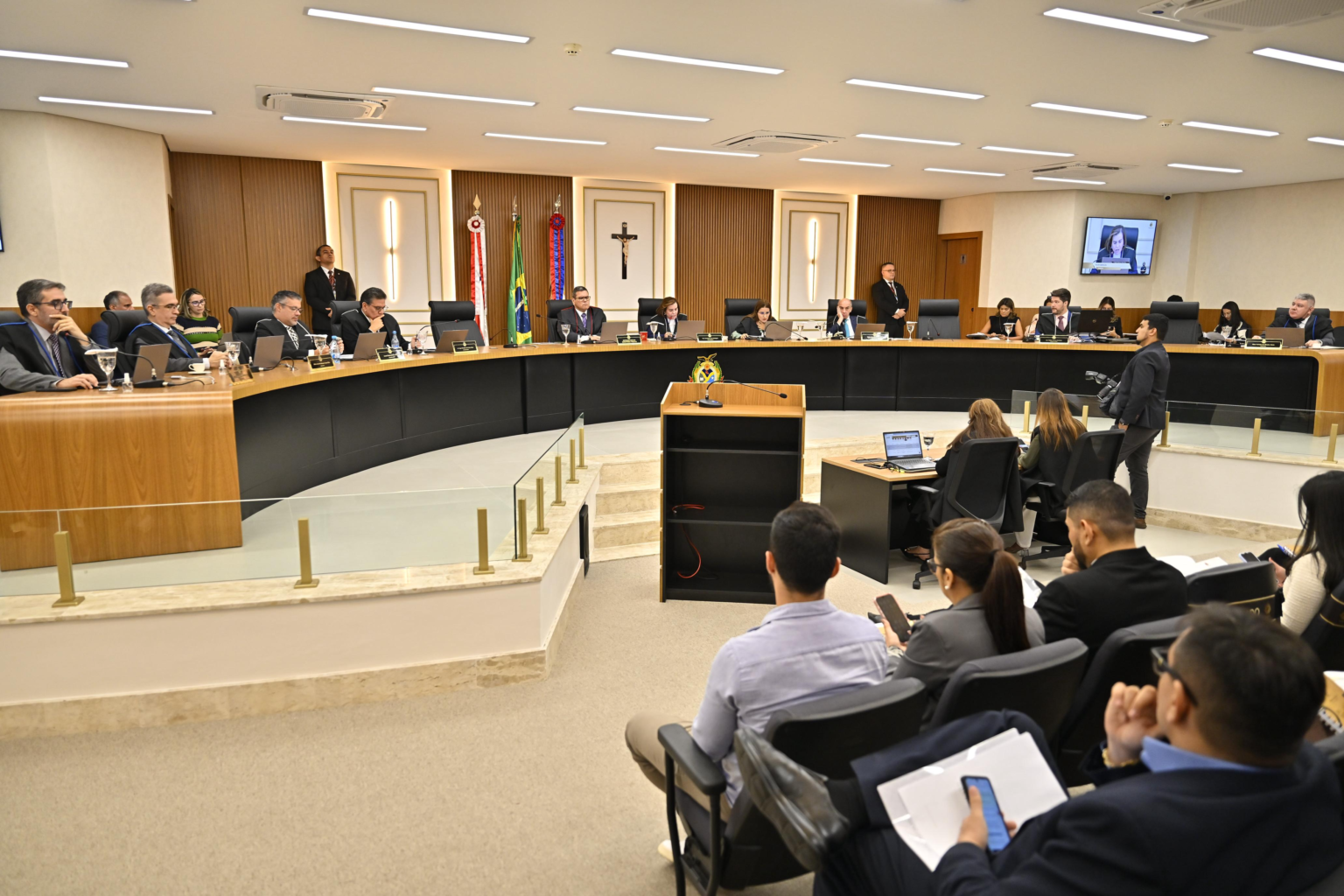 No momento, você está visualizando TCE-AM determina que presidente da Câmara de Envira devolva R$ 110 mil aos cofres públicos