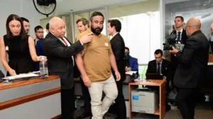 Leia mais sobre o artigo Empresário é preso na Comissão de Inquérito das Bets; veja momento