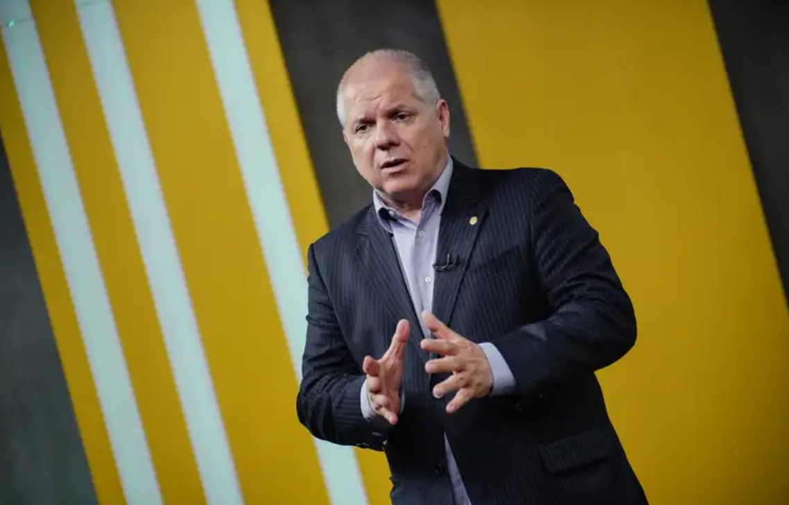 You are currently viewing Presidente do INSS é afastado após investigações da Polícia Federal