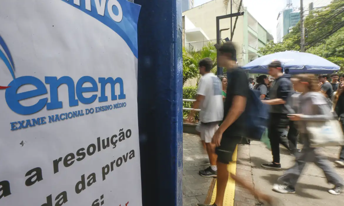 You are currently viewing Prazo para pedir isenção da inscrição no Enem vai até 25 de abril/25