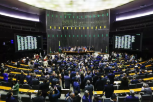 Read more about the article Câmara Federal aprova projeto que aumenta o número de vagas de Deputados. O AM poderá ganhar mais dois federais e 6 estaduais