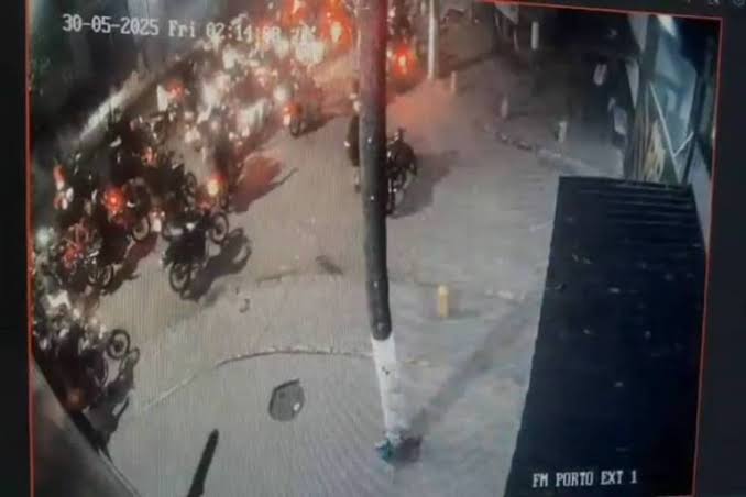 No momento, você está visualizando Motociclistas fazem “rolezinho” por liberdade de MC Poze no RJ