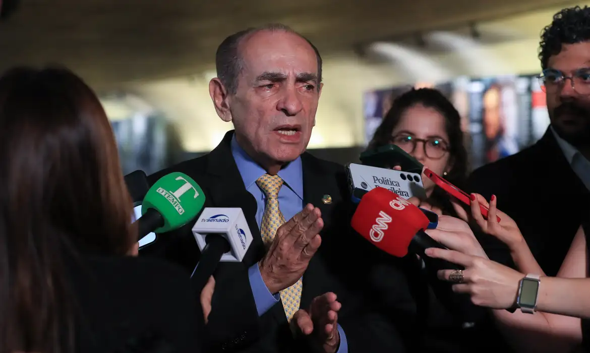 You are currently viewing CCJ do Senado aprova fim da reeleição para cargos do Executivo