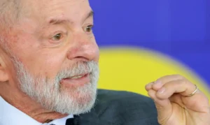 Read more about the article Lula anunciará crédito para entregadores comprarem motos elétricas