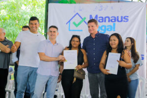 Read more about the article Com entrega de 210 títulos de terra, prefeito David Almeida reforça compromisso com moradia digna e inclusão de povos originários