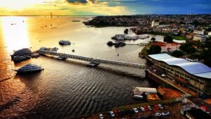 Read more about the article Píer turístico completa 1 ano e se consolida como rota de embarque e desembarque da prefeitura para atrativos naturais na Amazônia
