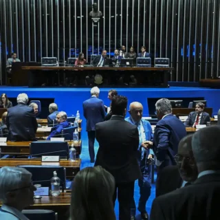 Senado aprova projeto que torna homicídio em escola crime hediondo