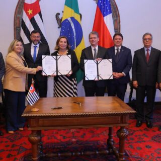 Governadores Wilson Lima e Tarcísio de Freitas firmam convênio para realização de 2,5 mil exames de DNA no Amazonas