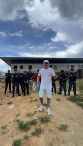 Read more about the article Prefeito David Almeida denuncia roubo em UBS no Monte das Oliveiras e anuncia recompensa por informações sobre criminosos