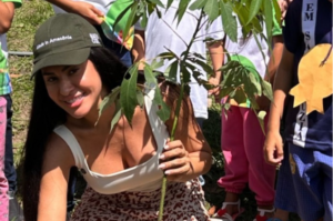 Read more about the article Isabelle Nogueira planta mais de 750 árvores no Lago do Puraquequara