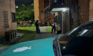 Read more about the article Pistoleiros invadem apartamento e executam jovem com vários tiros no Prosamim em Manaus