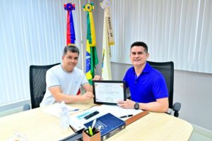 Read more about the article Prefeito David Almeida recebe certificado do Governo Federal pelo programa ‘Meu Município pelos ODS’