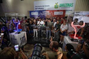 Read more about the article Governador Wilson Lima assina contrato para elaboração do projeto de modernização do Bumbódromo de Parintins