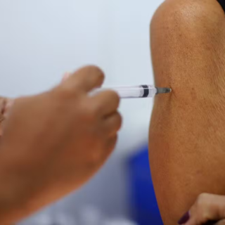Com vacinação em 35%, Brasil vive surto de influenza