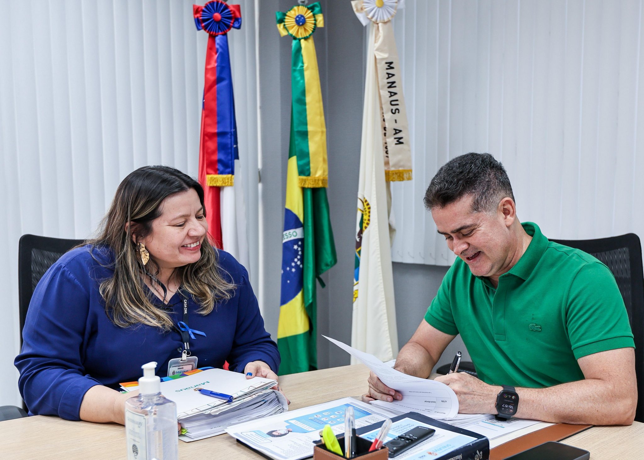 You are currently viewing Prefeito David Almeida unifica datas-base e garante reajuste salarial a todos os servidores municipais de Manaus