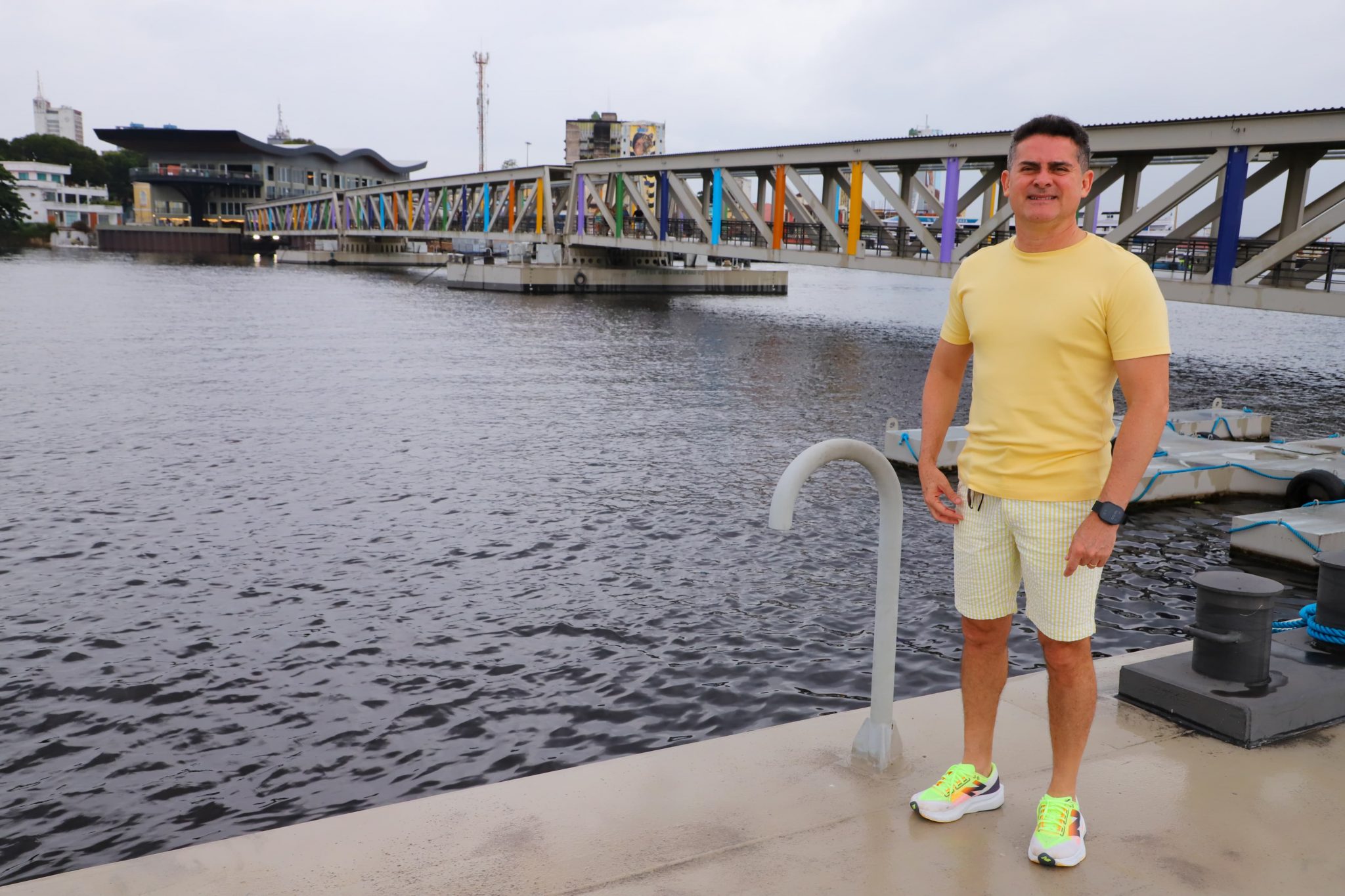 You are currently viewing Prefeito David Almeida visita o mirante Lúcia Almeida e reforça ações da prefeitura diante da cheia do rio Negro