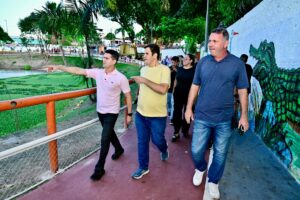 Read more about the article David Almeida acompanha testes e confirma entrega da praça molhada da Compensa nesta quarta, 18