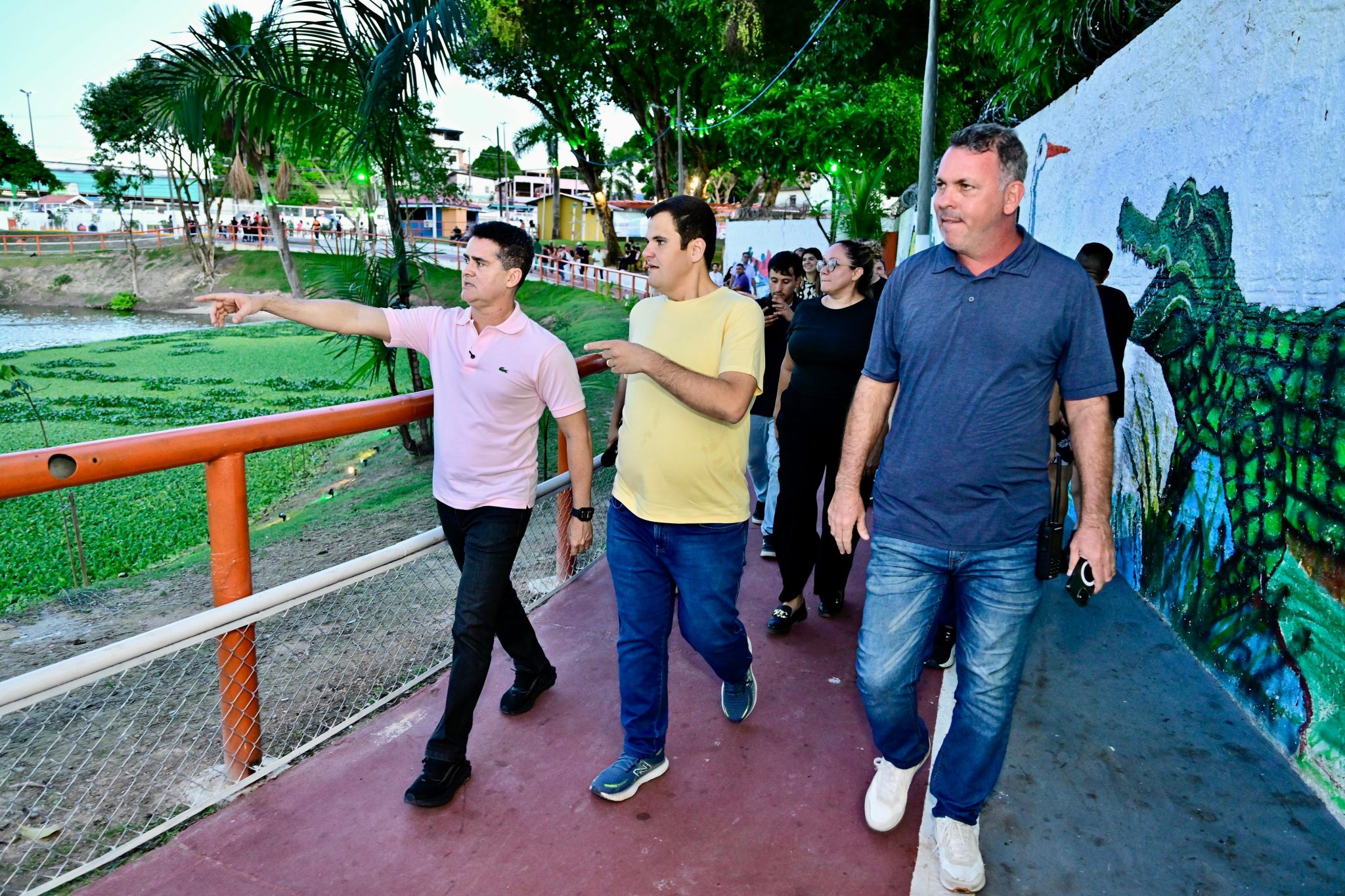 You are currently viewing David Almeida acompanha testes e confirma entrega da praça molhada da Compensa nesta quarta, 18