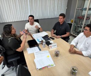 Read more about the article Prefeito David Almeida sanciona reajuste salarial e unifica data-base para mais de 32 mil servidores da Prefeitura de Manaus