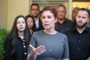 Leia mais sobre o artigo Carla Zambelli deixa o Brasil e diz que pedirá licença do mandato