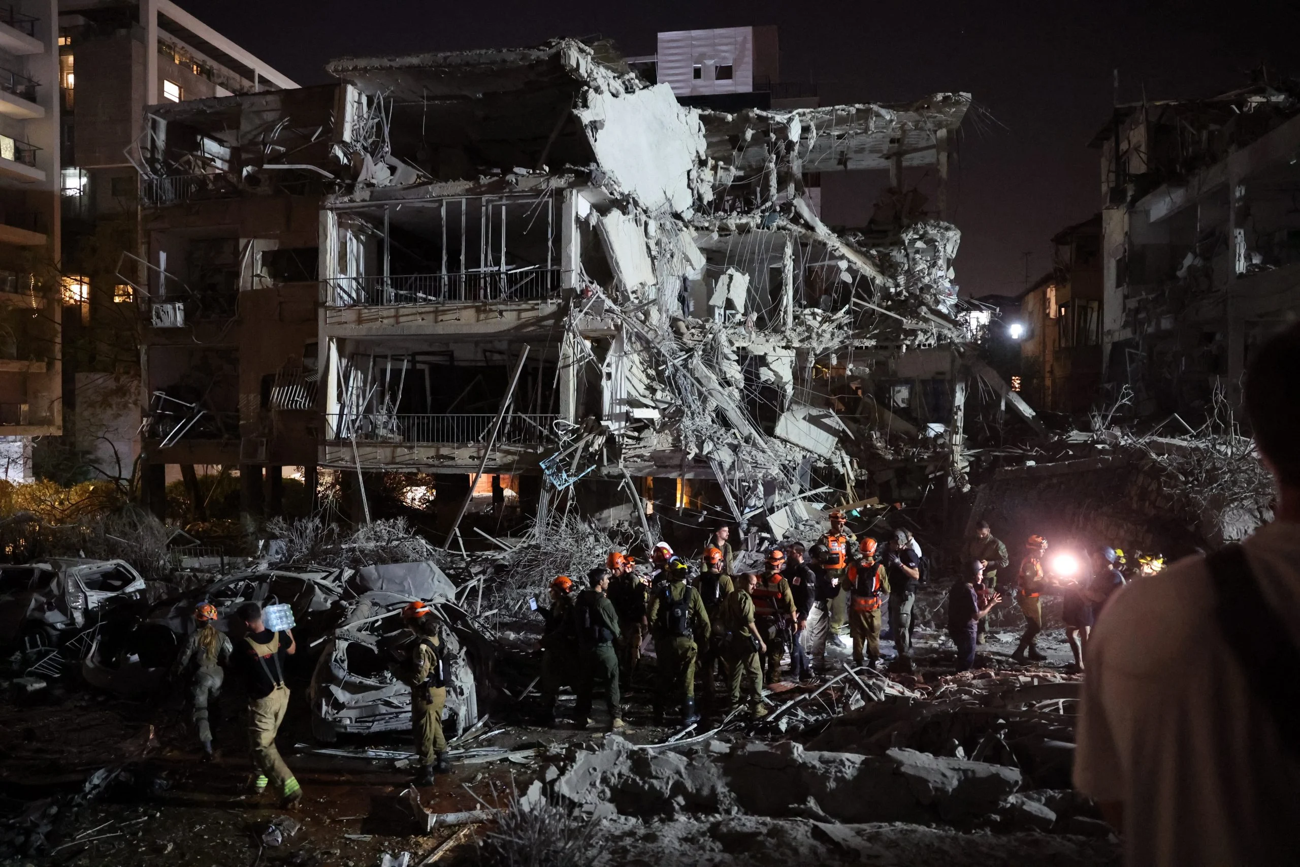 You are currently viewing Irã atualiza para 935 número de mortos por conflito com Israel