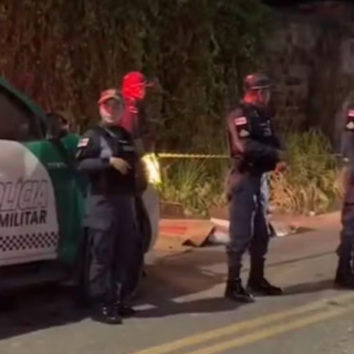 Bilhete sobre facções é deixado junto a corpo esquartejado em rua de Manaus