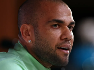 Read more about the article Daniel Alves vence ex-esposa na Justiça e recupera R$ 4 milhões, diz imprensa espanhola
