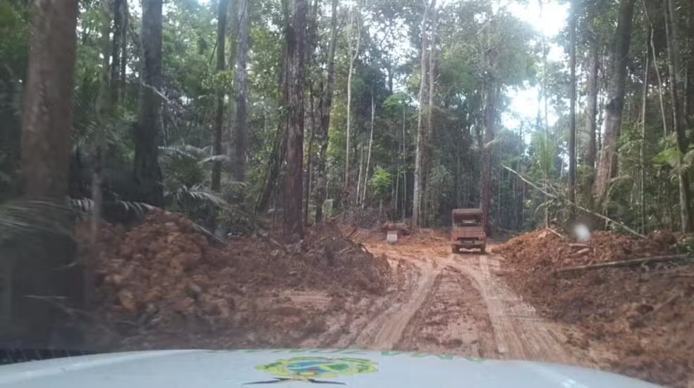 You are currently viewing Empresário é multado em R$ 440 mil por alterar igarapé para construir balneário no interior do AM