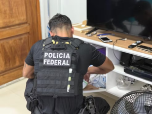 Read more about the article PF realiza operação contra suspeitos de crimes eleitorais no AM após R$ 800 mil serem achados em jatinho