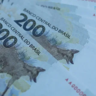 Ipea: mais ricos deveriam pagar 14% para igualar à classe média
