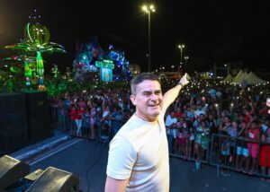 Read more about the article Prefeito David Almeida celebra 1 ano do Parque Gigantes da Floresta com 30 mil pessoas e 12 toneladas de alimentos arrecadados