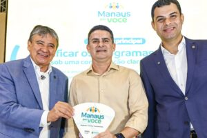 Read more about the article Prefeito David Almeida lança “Manaus Por Você” e anuncia tarifa social de ônibus para 400 mil pessoas