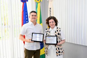 Read more about the article Prefeito David Almeida celebra reconhecimento nacional da Manaus Previdência com dois prêmios em congresso da Abipem