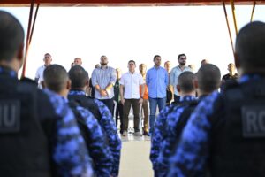 Read more about the article Prefeito David Almeida anuncia gratificação para agentes da Romu e criação da Polícia Municipal de Manaus, durante formatura da corporação