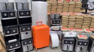 Read more about the article Dupla é presa com mais de 600 kg de maconha escondida em air-fryers em Manaus