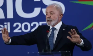 Read more about the article Lula rebate defesa que Trump fez de Bolsonaro: “Não aceitamos tutela”