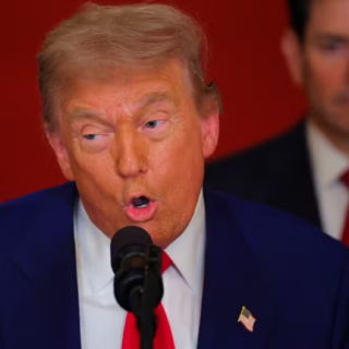 Trump anuncia tarifa de 30% sobre importações do México e da União Europeia