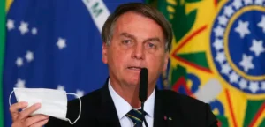 Read more about the article Bolsonaro promoveu caos e tentou golpe na pandemia, apontam estudos