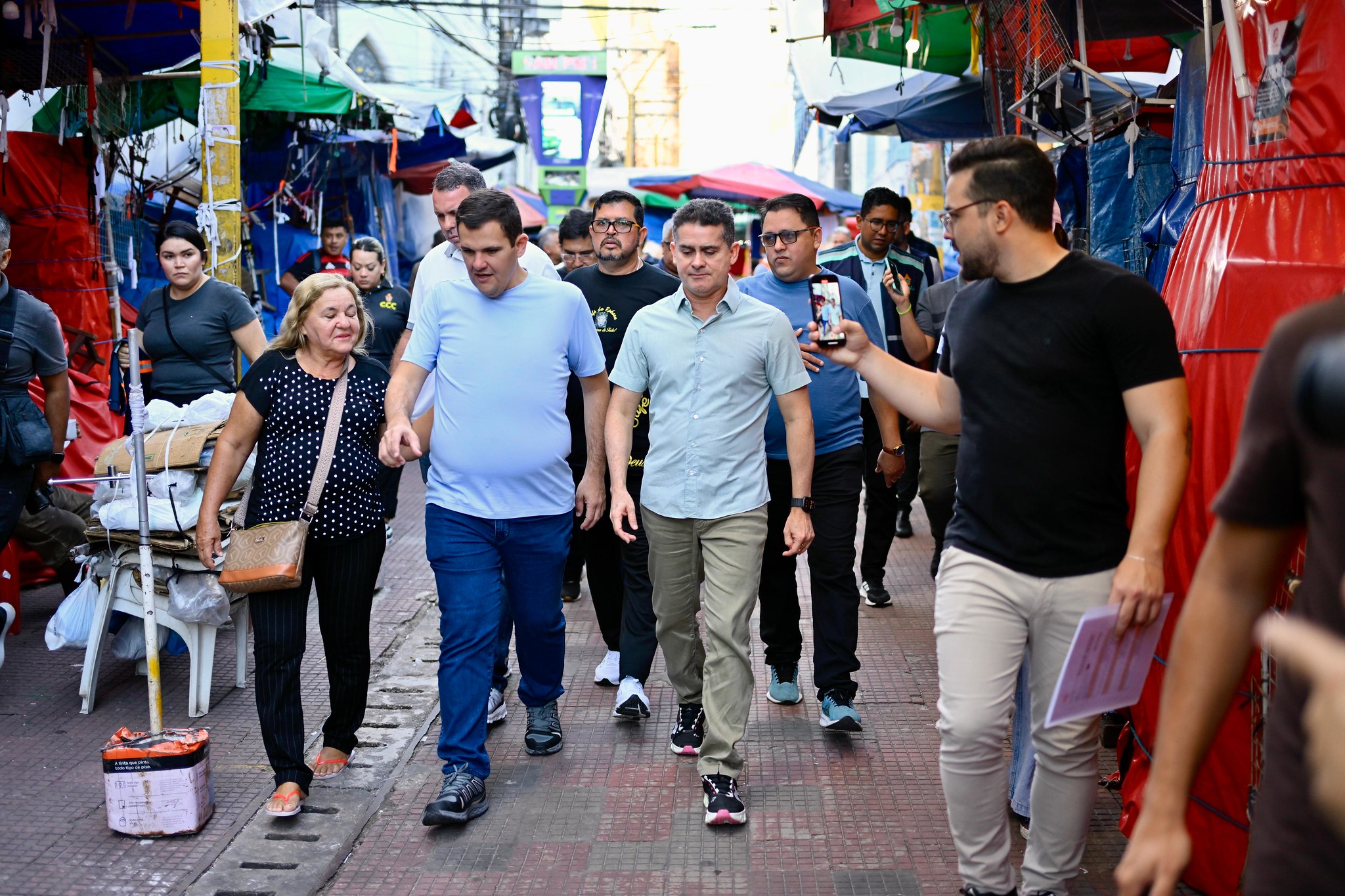 No momento, você está visualizando David Almeida inicia ‘Mutirão no Bairro’ no Centro com foco em melhorias para o comércio, turismo e a valorização do espaço urbano