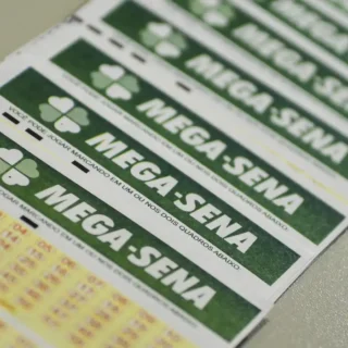 Mega-Sena acumula para R$ 100 milhões
