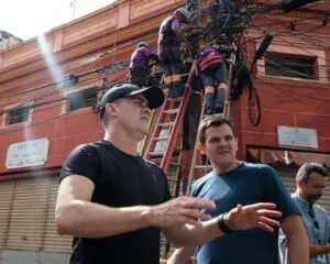 Leia mais sobre o artigo Prefeito David Almeida acompanha mais uma ação inédita do ‘Mutirão no Centro’ e fiscaliza retirada de ‘cabos mortos’ para combater a poluição visual