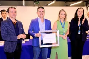 Leia mais sobre o artigo David Almeida recebe ‘Selo Caixa Gestão Sustentável’ por boas práticas de governança e responsabilidade socioambiental da gestão municipal